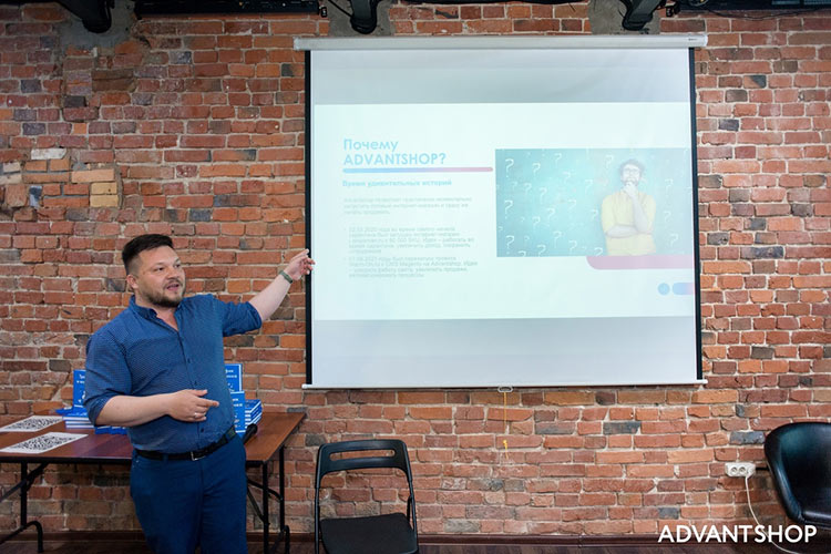 Олег Кухарский