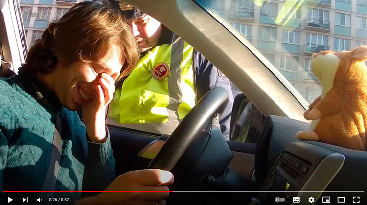 Вирусное видео, где хомяк троллит ДПСника набрало более 13 млн просмотров