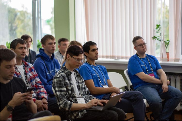 Сотрудники AdvantShop на докладе секции “C# & .Net” IT-конференции Стачка-2023